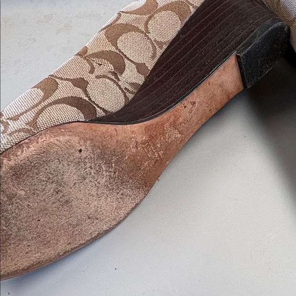 Coach Meryl Wedge - Picture 4 of 5